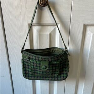 Elegant Green Checkered Shoulder Bag